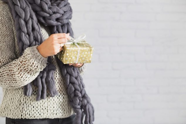 lady-scarf-with-gift-box-hands